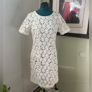 Lace-like short-sleeve flower dress